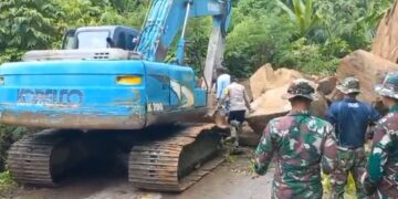 Bencana Alam Kembali Terjadi Di Jalan Uning-Pamar, Polisi Dan TNI Lakukan Penanganan Dilokasi