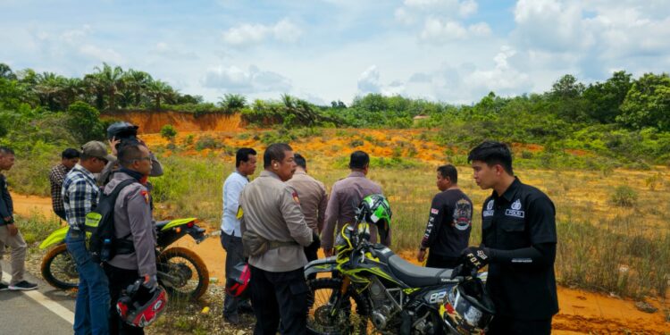 Kapolres Kuansing Terima Langsung Surat Hibah Lahan Polsek Pucuk Rantau Dari Ketua Forum Kades