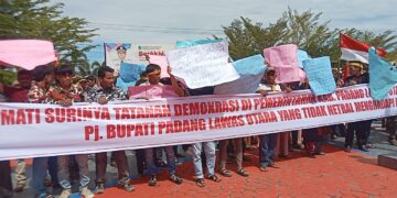 Diduga Pj Bupati Tidak Netral Jelang Pilkada, Ribuan Massa Gerubuk Kantor Bupati Paluta