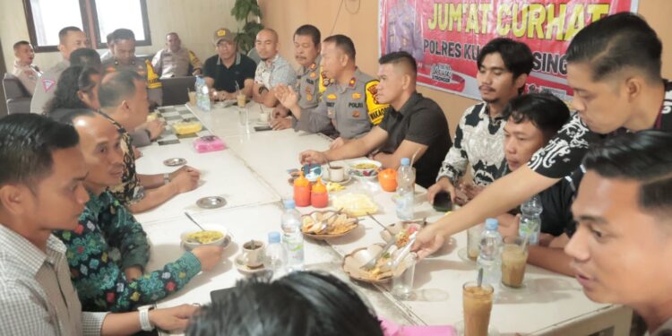 Polres Kuansing Gelar Jumat Curhat Dalam Rangka Cooling System Pilkada Damai