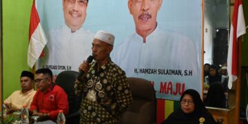 Terharu, Calon Wakil Bupati Aceh Singkil Teteskan Airmata Diacara Santunan Anak Yatim