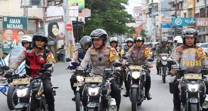 H-1 Pelantikan Presiden dan Wakil Presiden Terpilih, Polres Pelabuhan Makassar Bersama TNI Gelar Patroli