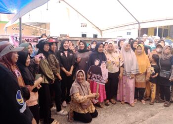 Kunjungan Calon Walikota Palembang Ibu Fitri Agustinda Paslon 01 Kecamatan Alang-Alang Lebar