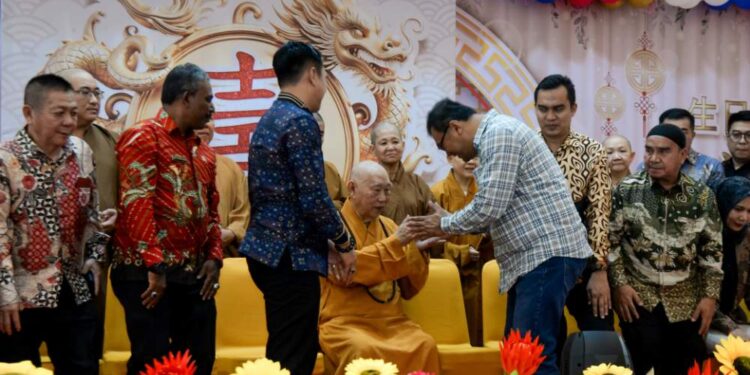 HUT YM Bhiksu Dharma Virya di Sibolangit: dr. Asri Ludin Serukan Toleransi Untuk Pembangunan