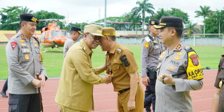 Pj Bupati Kampar Dampingi Pj. Gubernur Dan Forkopimda Riau Tinjau Pelaksanaan Pilkada Serentak