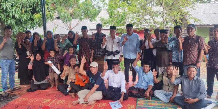 Paslon 03 Shabela – Eka Saputra Silahturahmi Dengan Masyarakat Umang Isaq