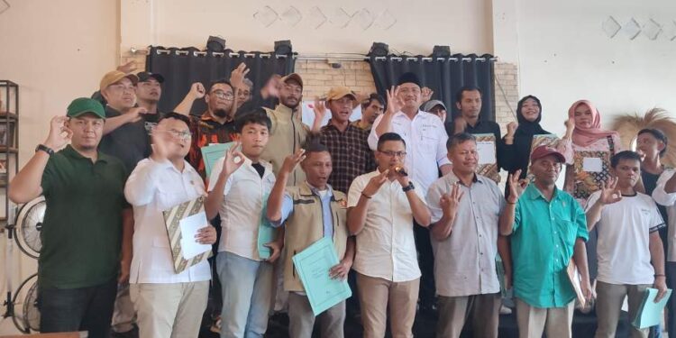 Calon Wakil Bupati Eka Saputra Kukuhkan 204 Tim Pemenangan Kordes Se Kecamatan Bebesen