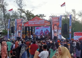 Anggota DPRA Dan Tomas Jadi Jurkam Oyon -Hamzah Di Alun-Alun Kota Singkil