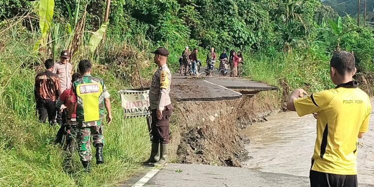 Miris Ruas Jalan Batas Aceh Timur – Blangkejeren, Kadis PUPR Aceh Diminta Turun Tangan