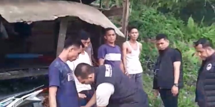 Kasat Narkoba Polres Kampar Razia Di Desa Sipungguk, 4 Warga Positif Gunakan Narkoba