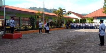 MAN 1 Aceh Tengah Melaksanakan Upacara Memperingati Hari Guru Nasional Ke 79