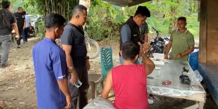 Polres Kampar Razia di Desa Gobah: Tidak Ditemukan Narkoba, Warga Deklarasikan Desa Bebas Narkoba
