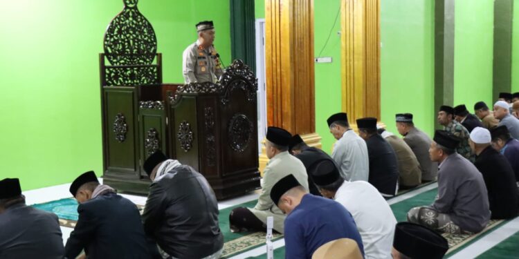 Safari Subuh Di Masjid Baitul Iman, Kapolres : Dukung Kami TNI-Polri Jaga Kamtibmas Dan Sukseskan Pilkada