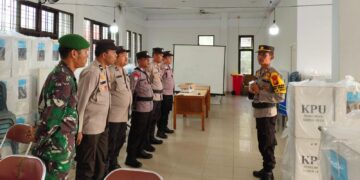Polsek Tambang Terjunkan Personil Pengamanan Pleno Pilkada 2024 Di PPK 