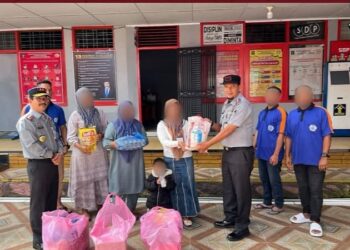 Kakanwil Kemenkumham Aceh Bersama Karutan Takengon Bagikan Sembako Bagi Keluarga WBP Dan Anak Yatim