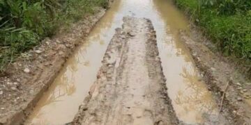 Akibat Jalan Rusak, Guru Yang Bertugas Di Desa Pedalaman Jarang Masuk Mengajar