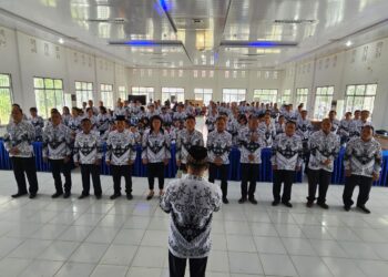 Lantik Pengurus PGRI Nias Utara, Ilyas Sitorus Minta Jaga Kekompakan Dan Kebersamaan 