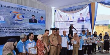 Penyerahan Pemenang Lomba Komunitas Peduli Sungai, Banjir Dan Lingkungan Kota Palembang