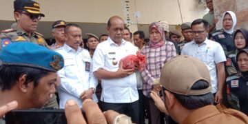 Tuntutan Tidak Terpenuhi, Kepala Desa Serahkan Stempel Kepada Pj Walikota Subulussalam