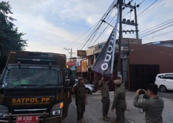 Pj Gubernur Sumut Fatoni, Pimpin Langsung Penertiban Baliho Tidak Berizin