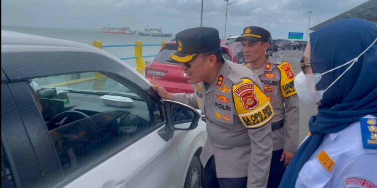 Cegah Risiko Di Hari Natal, Kapolres Banyuasin Monitoring Di Pelabuhan Tanjung Api-Api