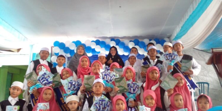 Wisuda Akbar Santri Tahfidz Dan Tahzin Ke 4 Rumah Qur’an Daarul Huffazh Sumatera Selatan