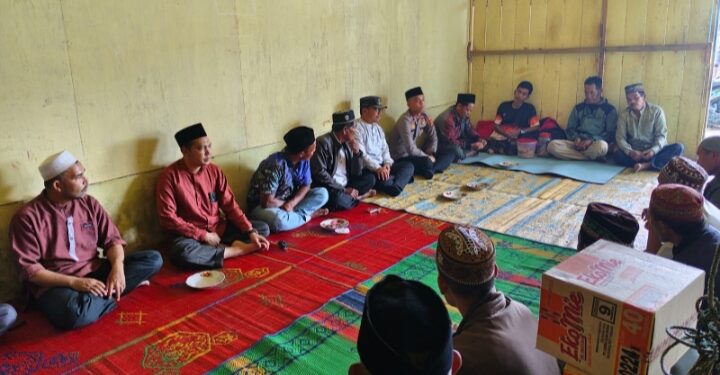 Kapolsek Linge Beserta Personel, Camat Linge serta Mukim Kemukiman isaq, Salurkan Bantuan Sosial untuk Korban Kebakaran di Kampung Gemboyah