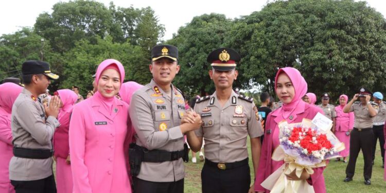 Gelar Upacara Kenaikan Pangkat, Kapolres Banyuasin Berpesan Tingkatkan Kinerja Dan Tanggung Jawab