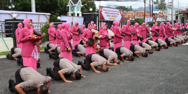 68 Personil Perwira Dan Bintara Polres Aceh Tengah Sujud Syukur Naik Pangkat