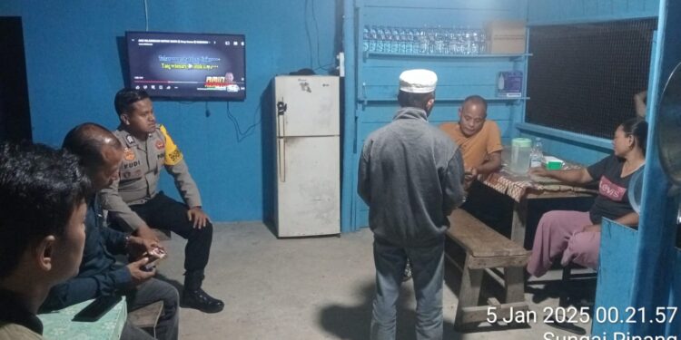 Bhabinkamtibmas Dan Satpol PP Tambang Gerebek Warung Remang-Remang Di Sungai Pinang