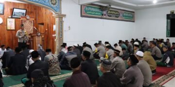 Safari Subuh Di Masjid Jami Al Jihad, Kapolres : Jaga Kamtibmas Dan Peduli Terhadap Anak