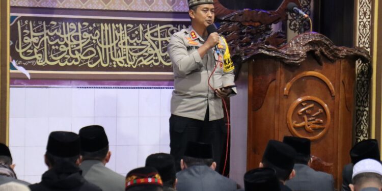 Safari Di Masjid Jami’ Ridwan, Kapolres Aceh Tengah : Tingkatkan Kepedulian Terhadap Keluarga