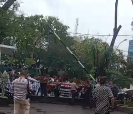 Pihak Keluarga Doris Menanggapi Unjuk Rasa Di Pengadilan Diduga Bentuk Intervensi Ke Hakim