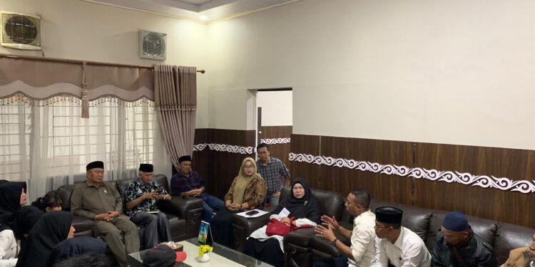 Wakil Ketua II DPRK Aceh Tengah Susilawati Menerima Perwakilan Tenaga Honorer