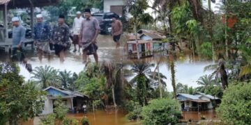 Sungai Kampar Meluap Banjir Di Desa Gading Permai