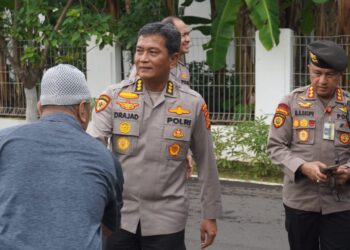 Kapolri Memberikan Kenaikan Pangkat Kepada Almarhum Bripda Faras Nabhan Atallah
