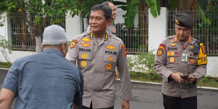 Kapolri Memberikan Kenaikan Pangkat Kepada Almarhum Bripda Faras Nabhan Atallah