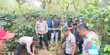 Polres Bener Meriah Dan Warga Temukan Mayat Wanita Di Kebun Kopi