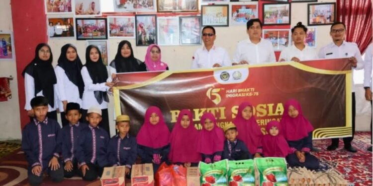 Kantor Imigrasi Takengon Melaksanakan Kegiatan Bakti Sosial Di YPA Kasih Ibu