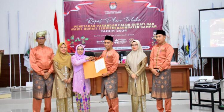 Kado Hari Jadi ke 75 Kampar, Pleno Terbuka KPU Tetapkan Bupati Dan Wakil Bupati Kampar Ahmad Yuzar – Misharti