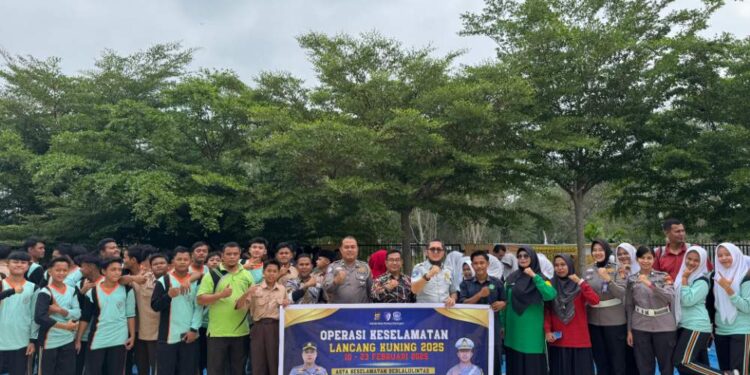 Polres Kampar Sosialisasikan Etika Tertib Berlalu Lintas di SMK N 1 Kampar, Jasa Raharja Turut Berikan Edukasi