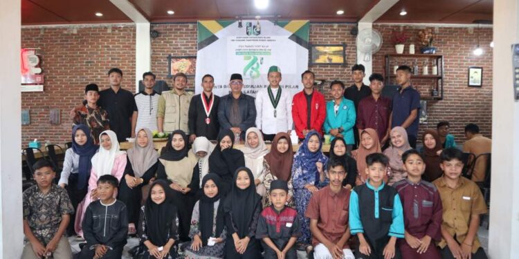 Peringati Milad Ke 78, HMI Cabang Takengon-Bener Meriah Santuni Anak Yatim