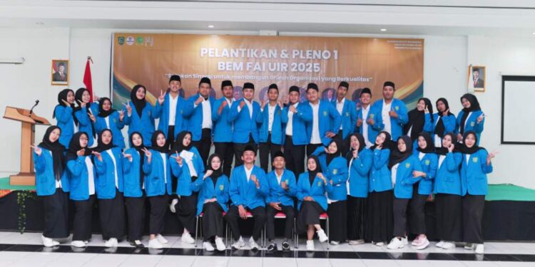 BEM FAI UIR 2025 Resmi Di Lantik Gubma FAI Ajak Ormawa FAI Bersinergi 