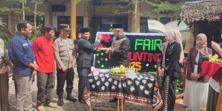 Job Fair SMKN 1 Takengon, Pj. Bupati Subhandhy Dorong Lulusan SMK Siap Bersaing Di Dunia Kerja