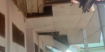 Sangat Memprihatikan, Ruang Guru Dan Kantor Kepala Sekolah SMAN Sultan Daulat Butuh Direhab