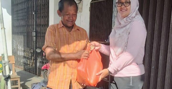 Dukung Implementasi Kebijakan Presiden dan Kemenimipas, Bapas Pangkalpinang Bagi Paket Sembako