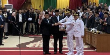 Tito Karnavian Resmi Melantik Mualem – Dek Fadh Menjadi Gubernur Dan Wakil Gubernur Aceh 