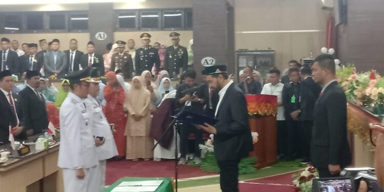 Gubenur Aceh Lantik H.Rasyid Bancin – Nasir kombih Menjadi Walikota Dan Wakil Walikota Subulussalam