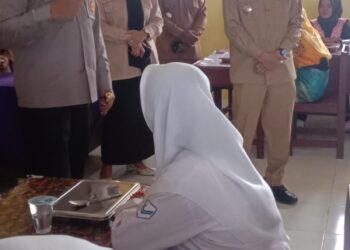 Walikota Luncurkan Makanan Bergizi Gratis Program Presiden Di SMPN 1 Rundeng