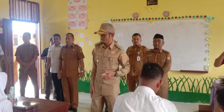 Kunker Perdana Menjabat Walikota, Rasyid Luncurkan MBG Di Sekolah SMPN 1 Rundeng